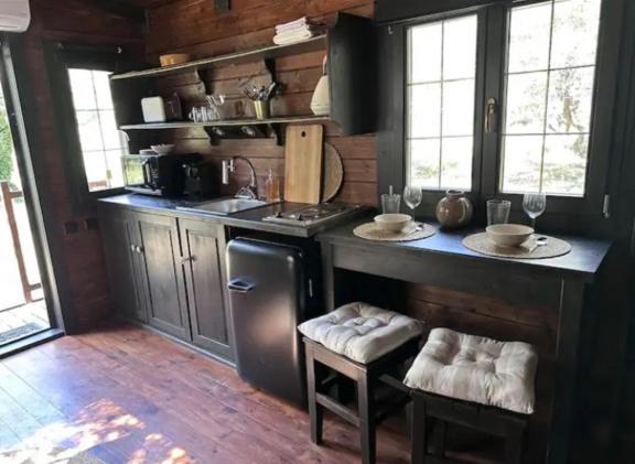 Roulotte / Tiny House Dans Les Alpilles Hotel Saint-Rémy-de-Provence Exterior photo
