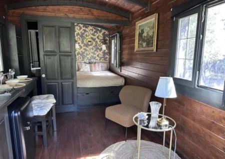 Roulotte / Tiny House Dans Les Alpilles Hotel Saint-Rémy-de-Provence Exterior photo